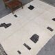 Beni Ourain carpet from the Atlas, made with traditional artisanal craftsmanship.