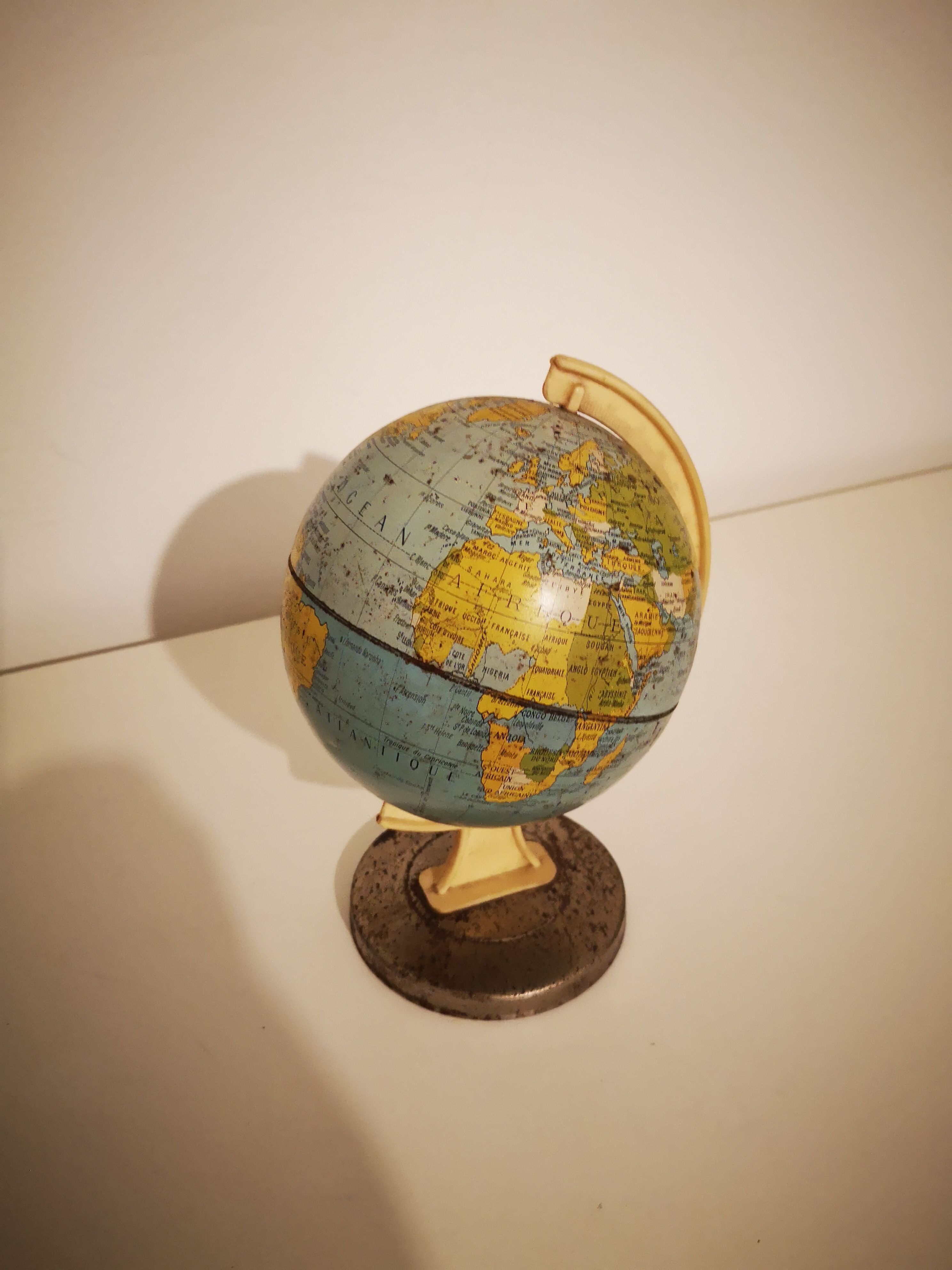 Metal Globe in 50s/60s