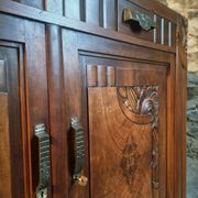 Buffet art déco français en noyer avec plateau en marbre (années 1930)