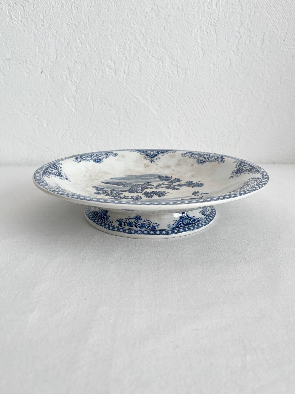 Low iron earthenware compote dish with Gien eagle decoration