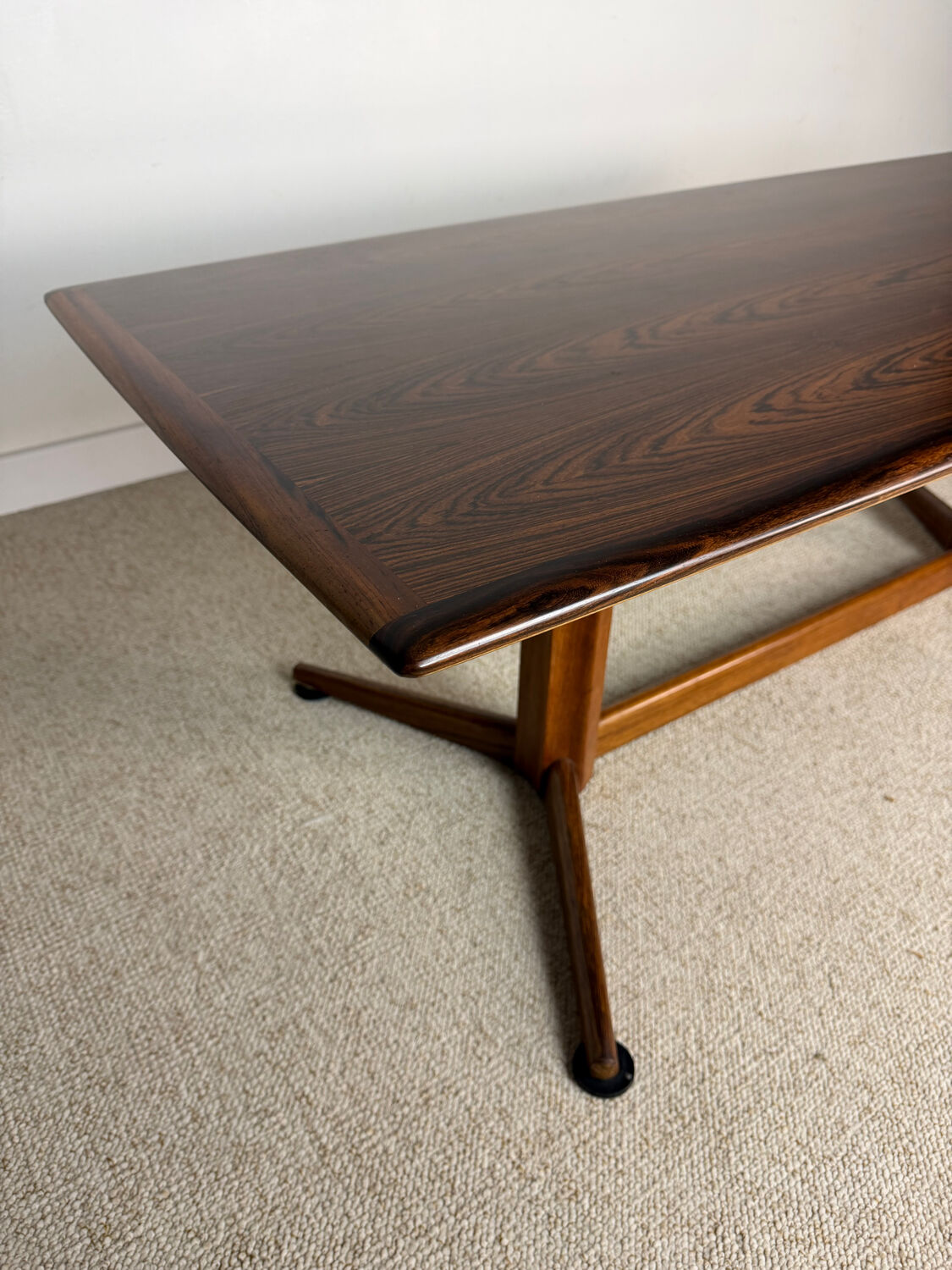 Vintage coffee table – Wooden top & star base