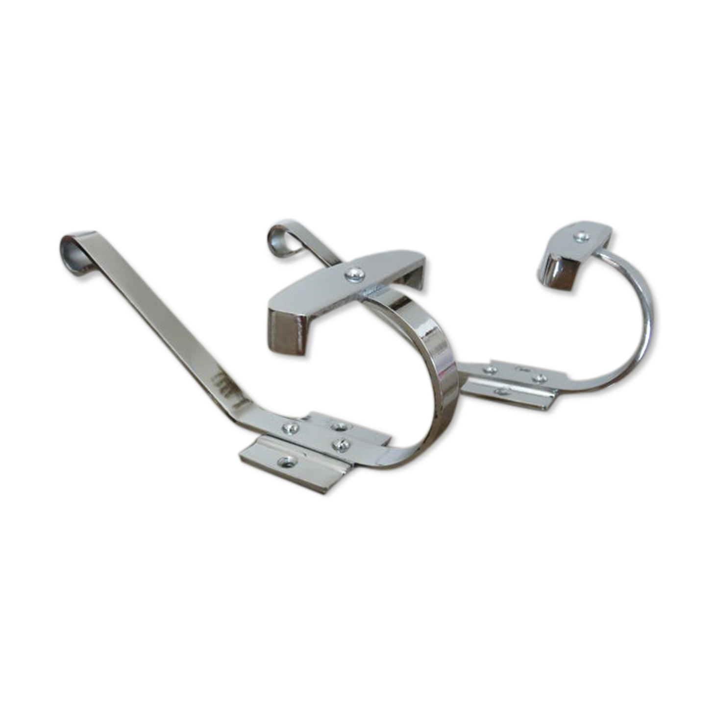 Paire de patères en métal chromé années 70