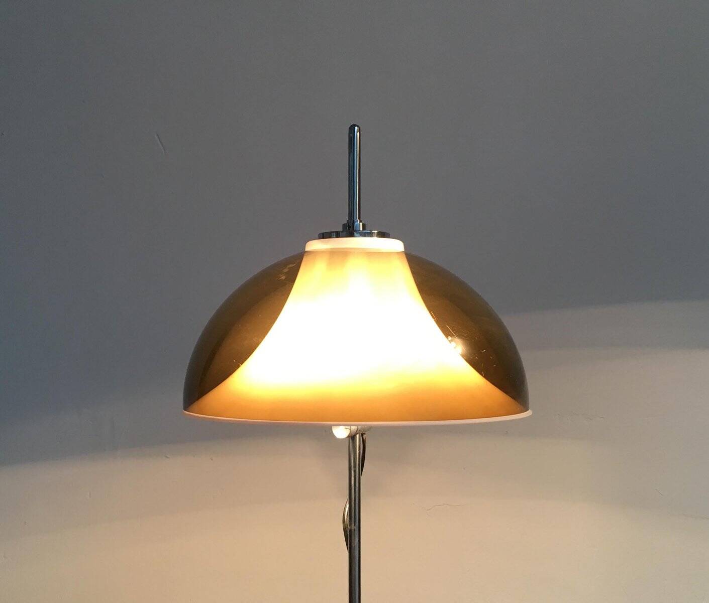 Floor lamp in metal and plastic by Gino Sarfatti for Gepo, 1970s.