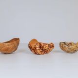 Set of 3 bowls in organic burl wood from Swedish folk art, circa 1960-1970.