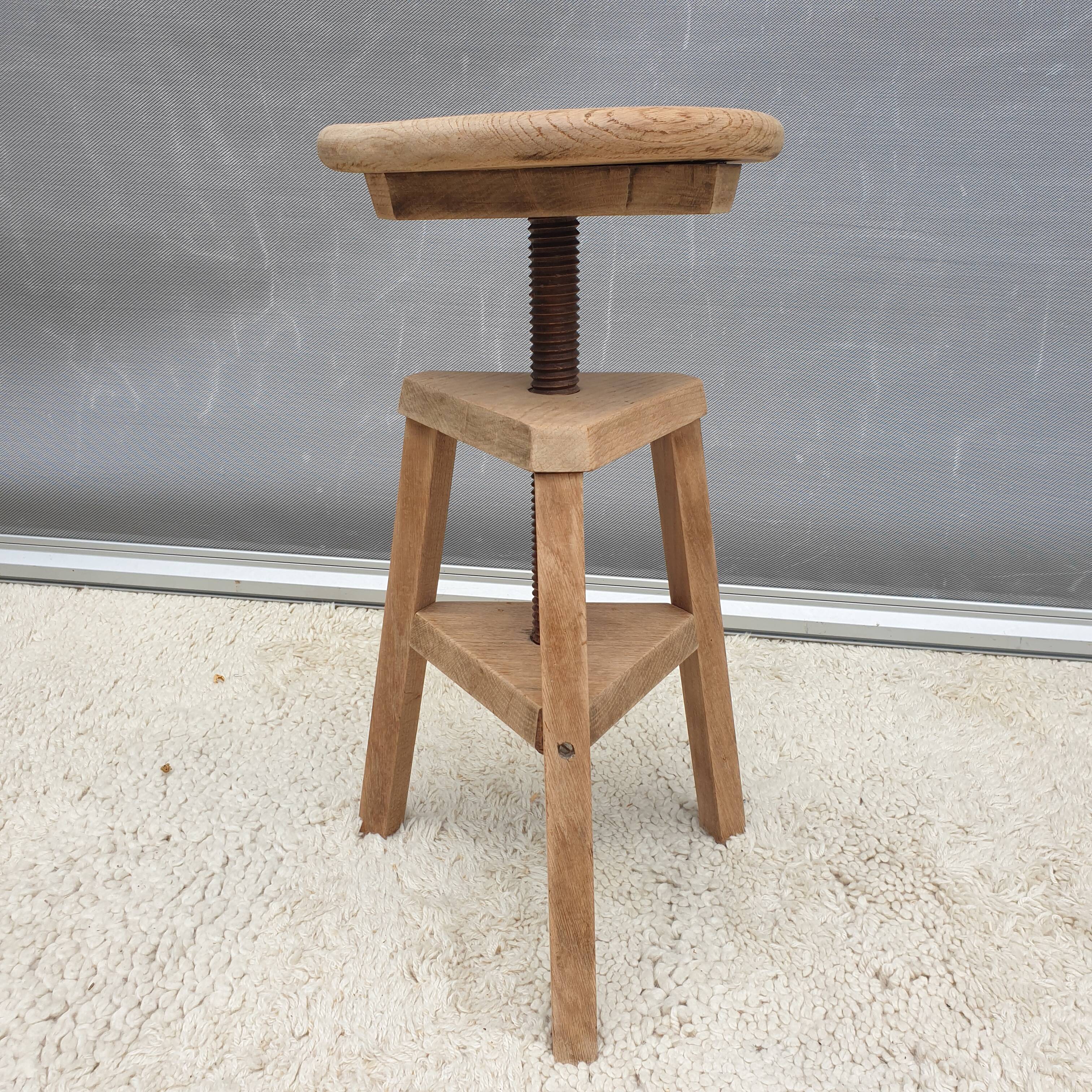 Watchmaker's stool with oak screw