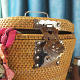 Old Chinese travel tea basket