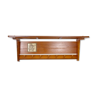 Wall coat rack with Ravelli ceramic tile