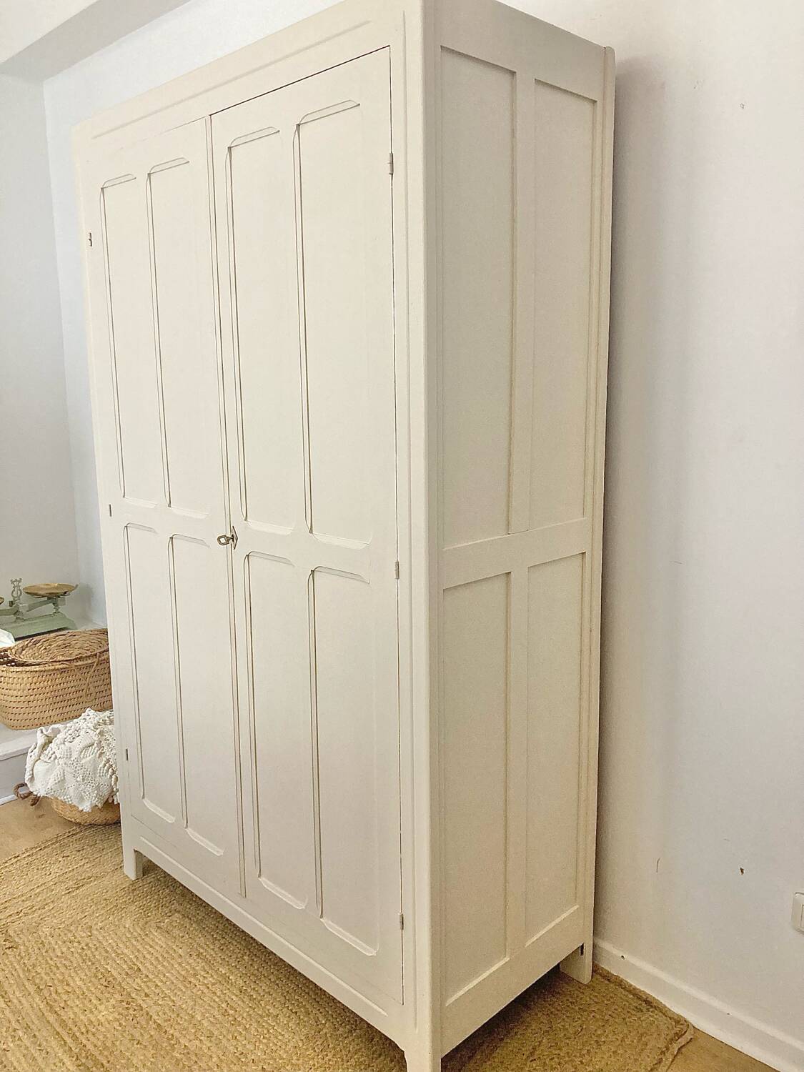 Armoire parisienne