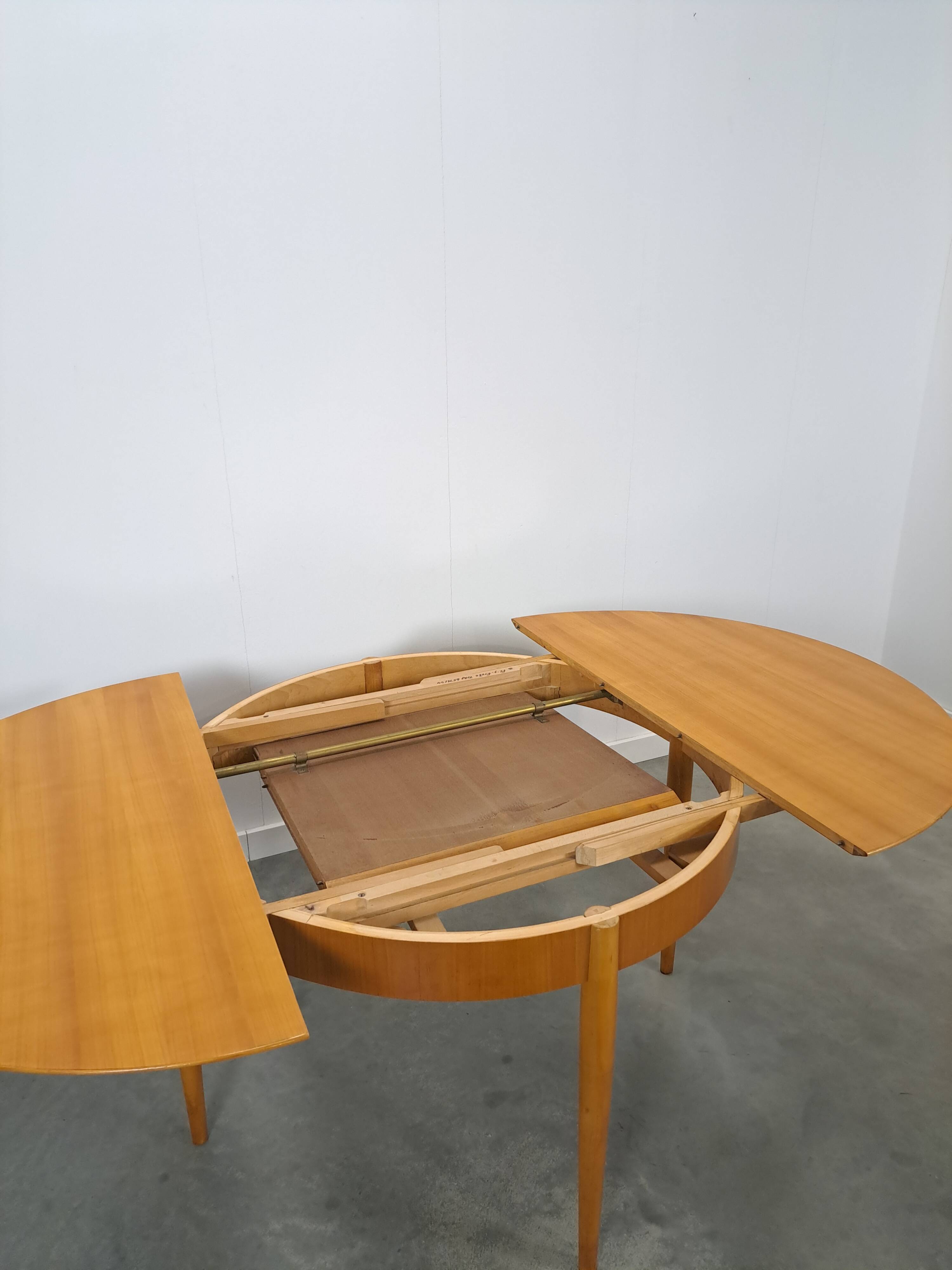 Table à manger ronde extensible Lübke design