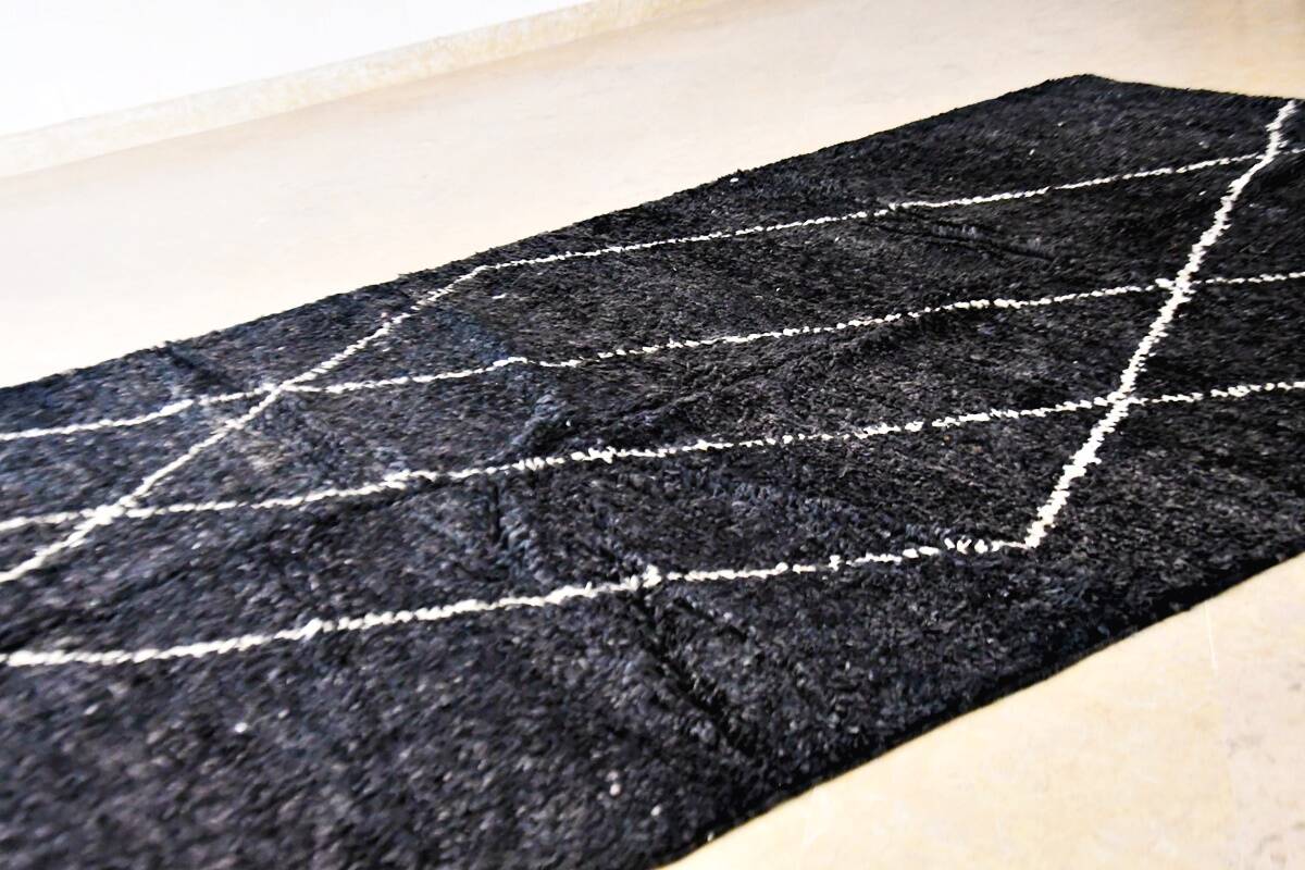 Beni Ouarain black rug 259 x 155 cm New