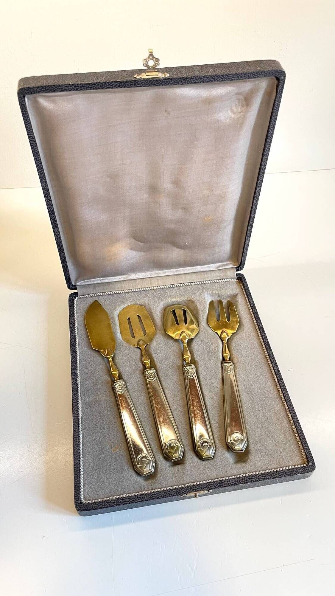 Art Deco dessert service