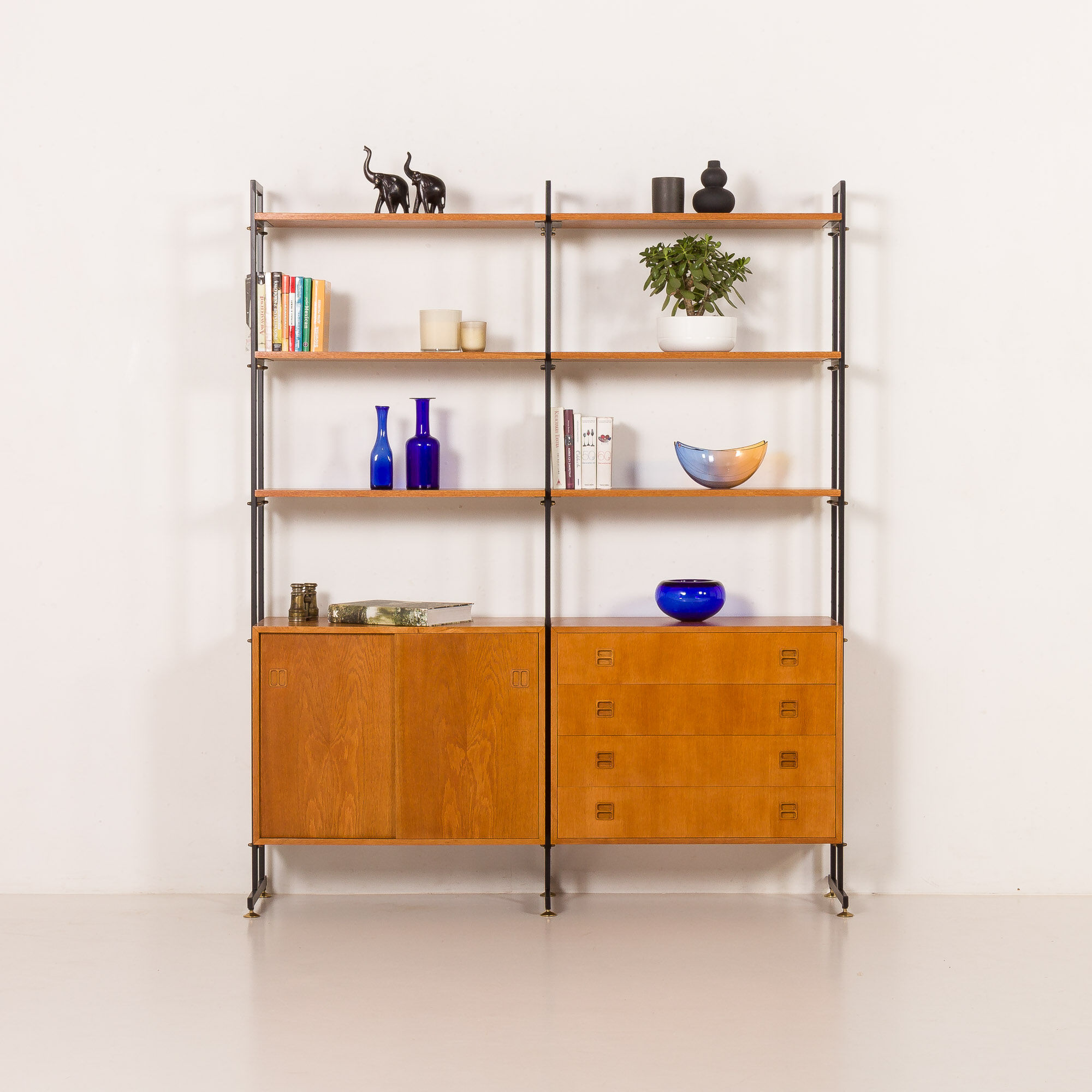 Wall unit, Scandinavian bookshelf in oak, 1970s.