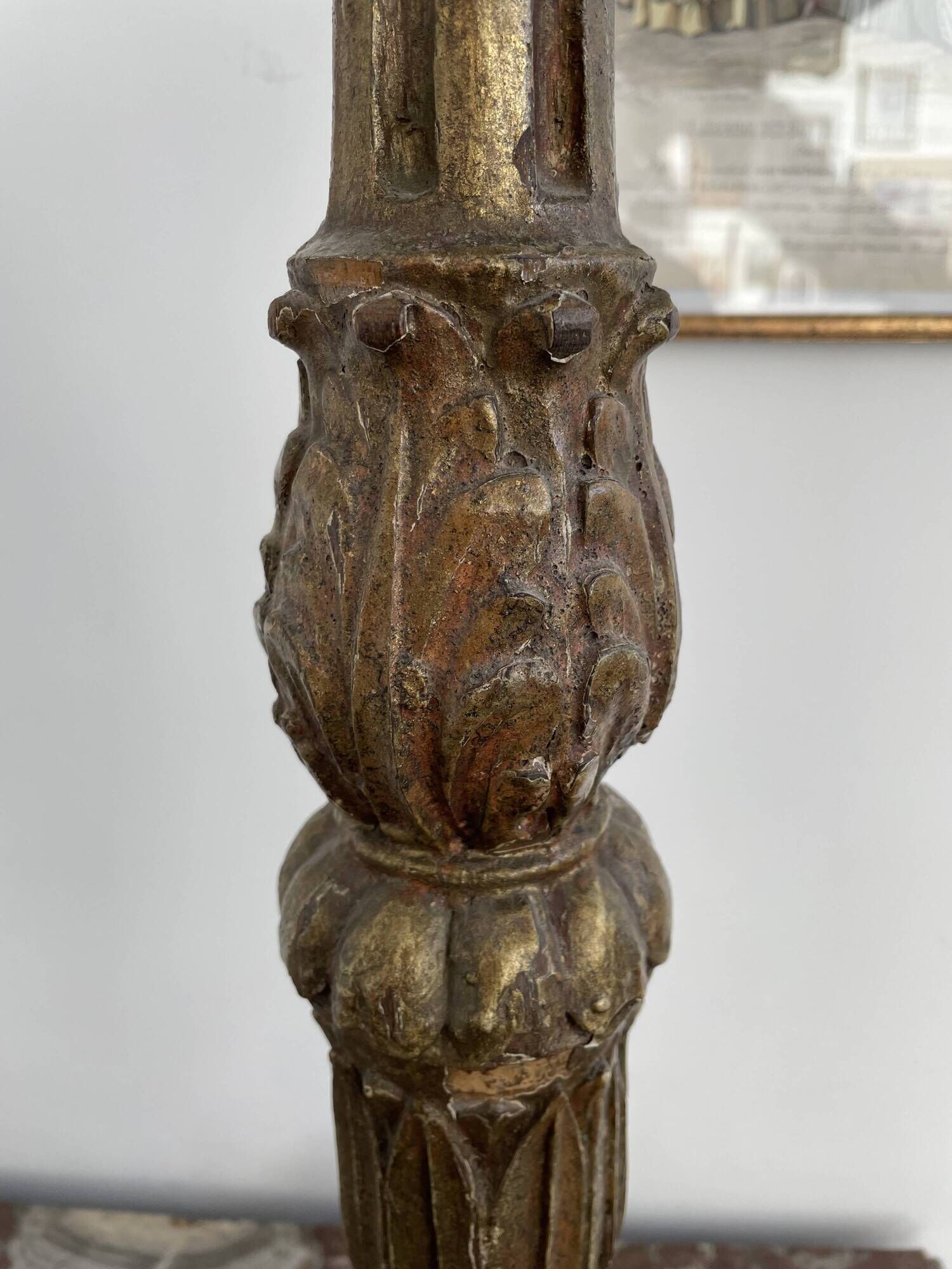 Candle picnic gilded and carved wood tripod feet, eighteenth century