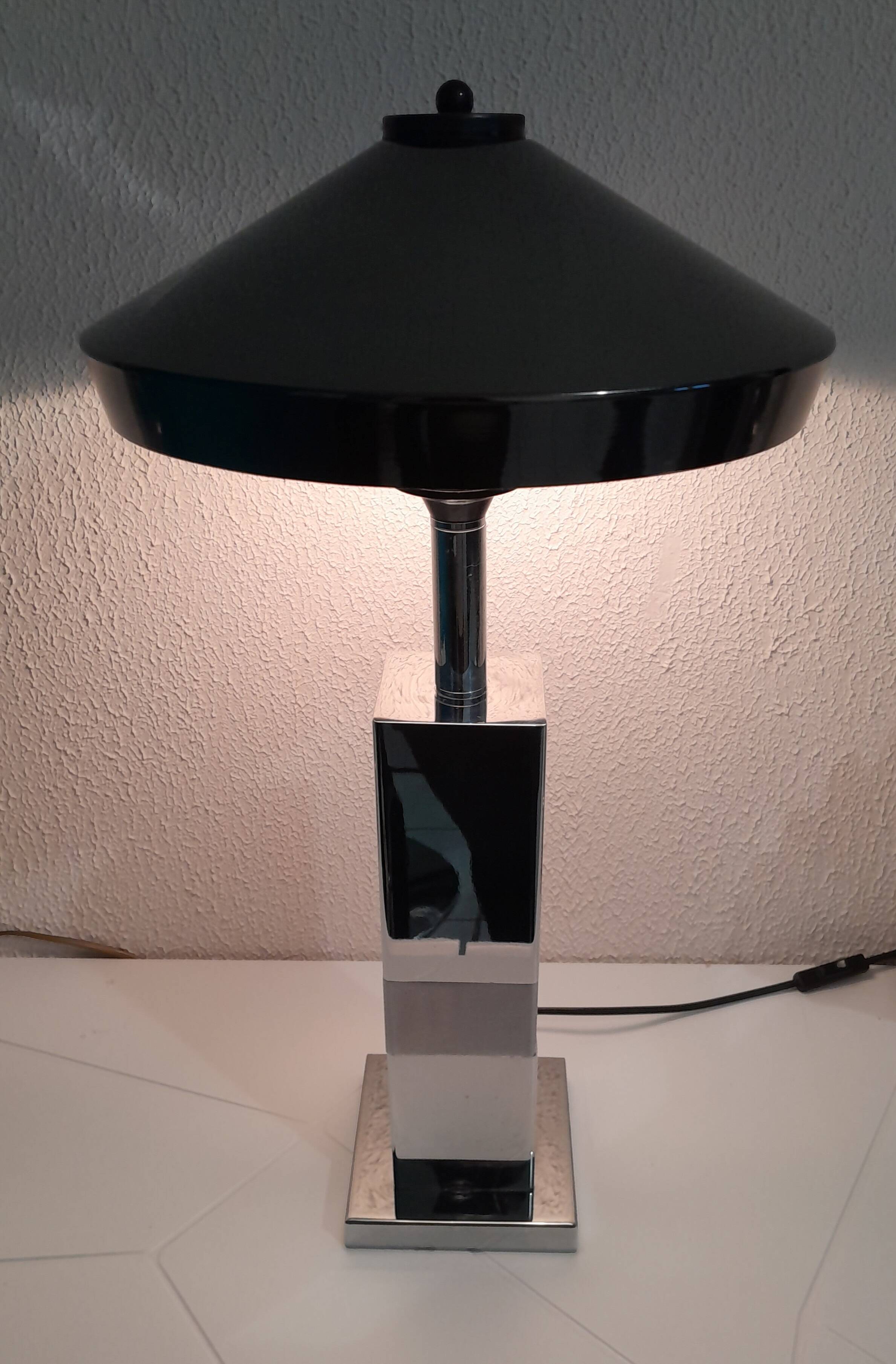 Grande lampe en acier chromé vintage 1990