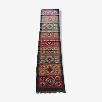 Kilim carpet in burlap and cotton. 76cm x 310cm