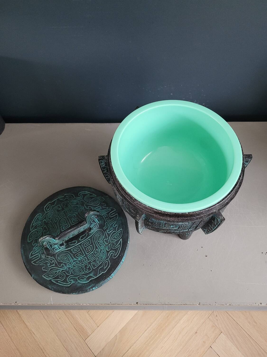 Engraved metal tripod ice bucket