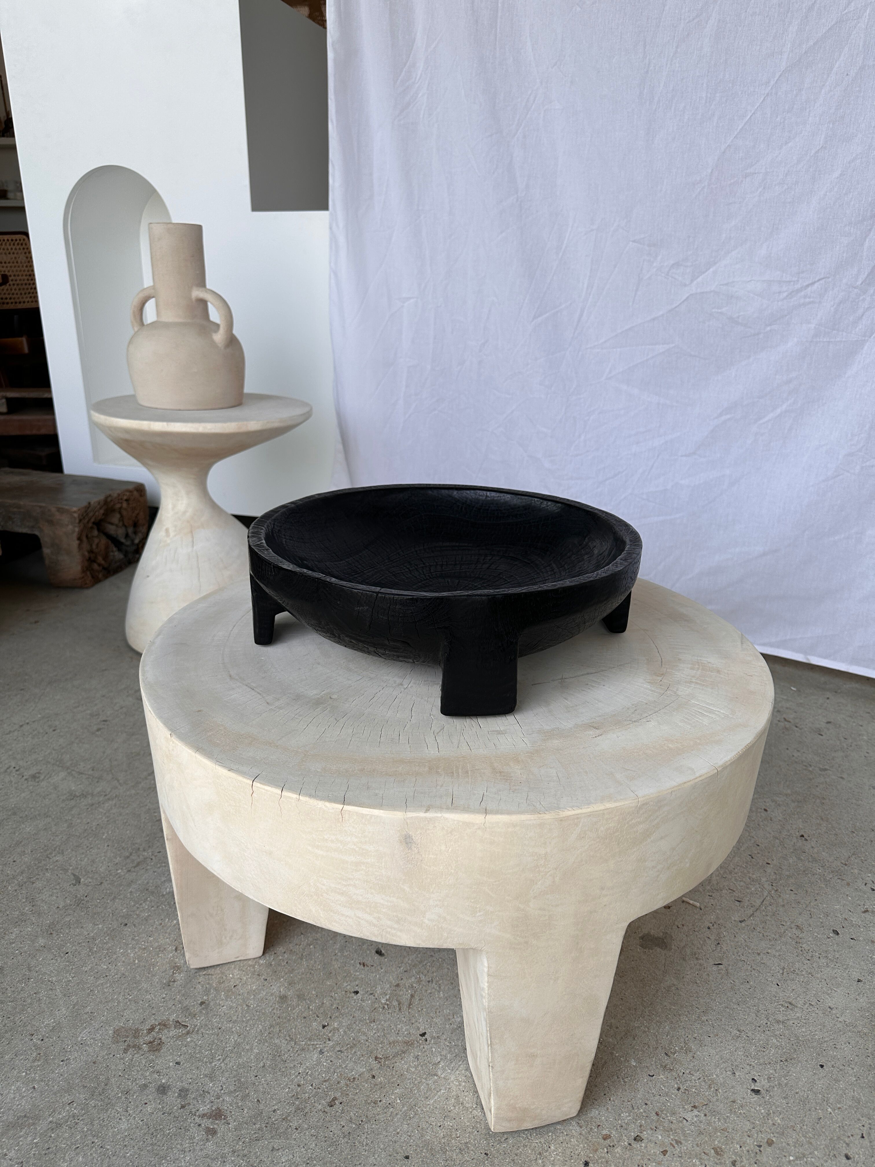 Cut in monoxyl mango wood