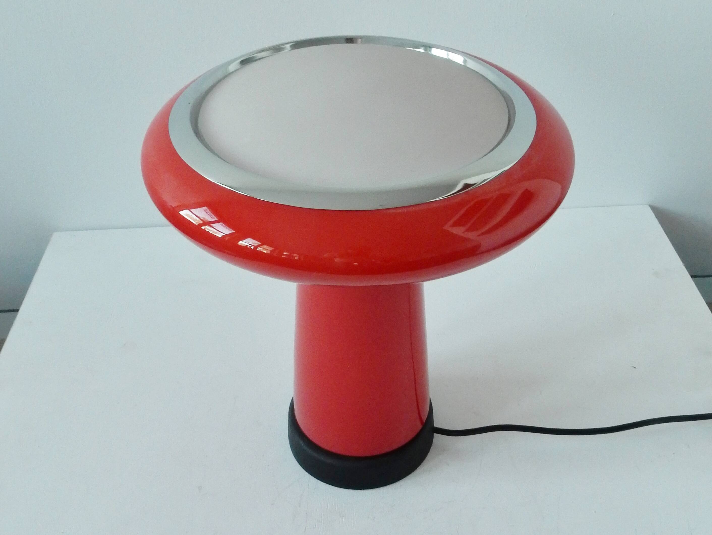 Glass table lamp in red and white glass by Hiemstra Evolux. Netherlands, 1960's