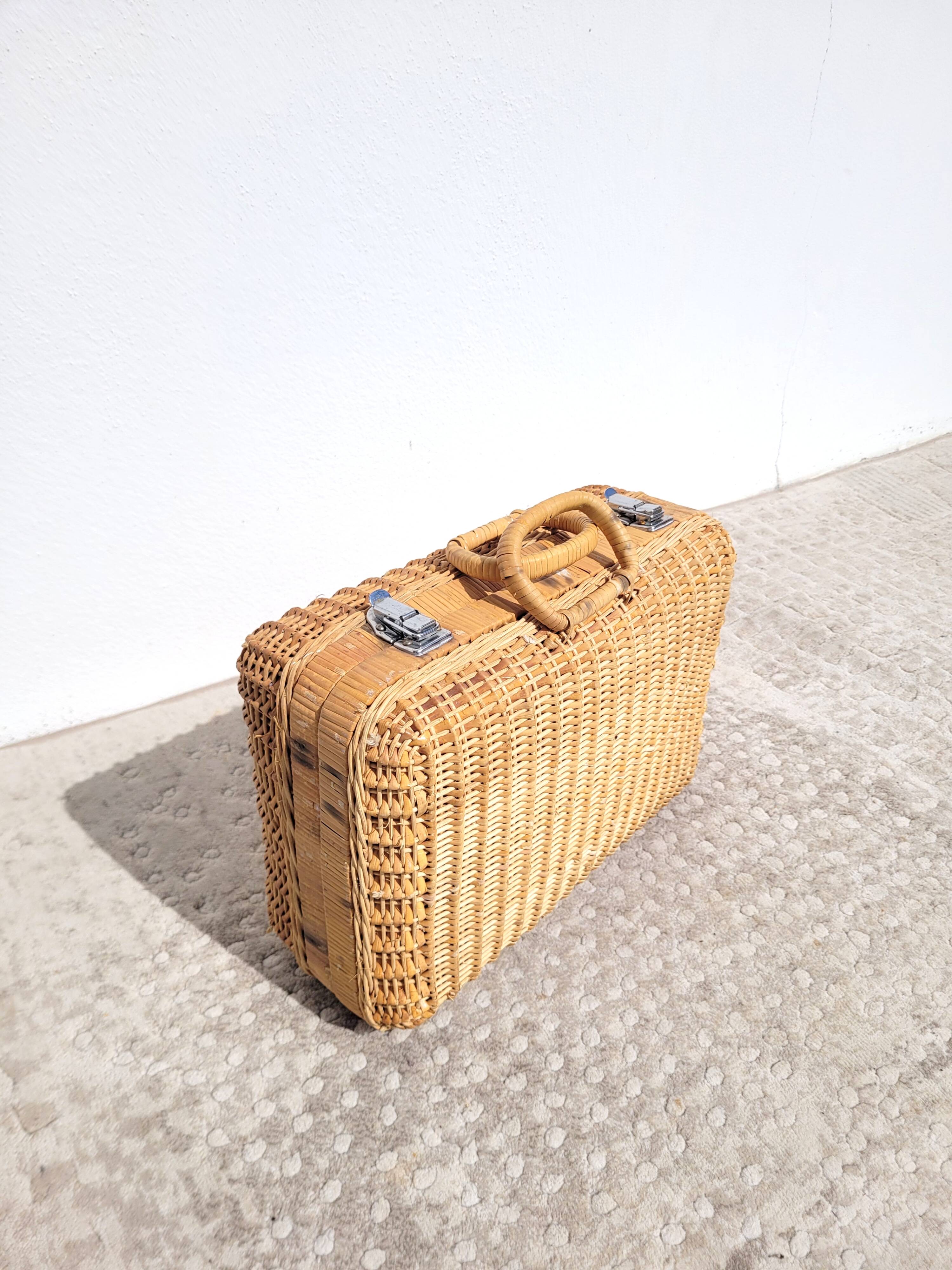 Vintage rattan suitcase 70s