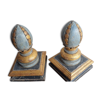 Pair of decorative pignes