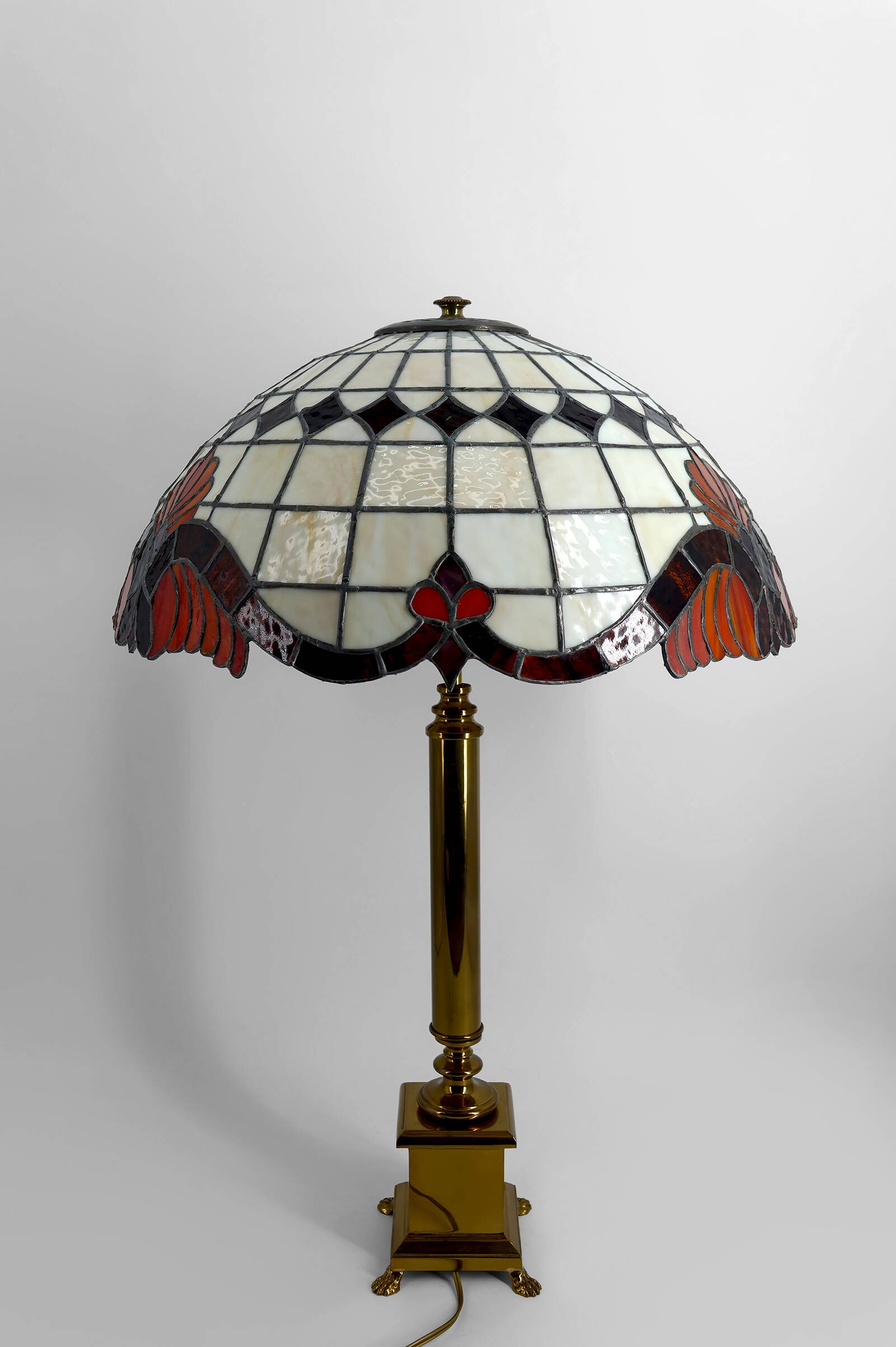 Important Tiffany-style lamp, bronze and stained glass – 20th century