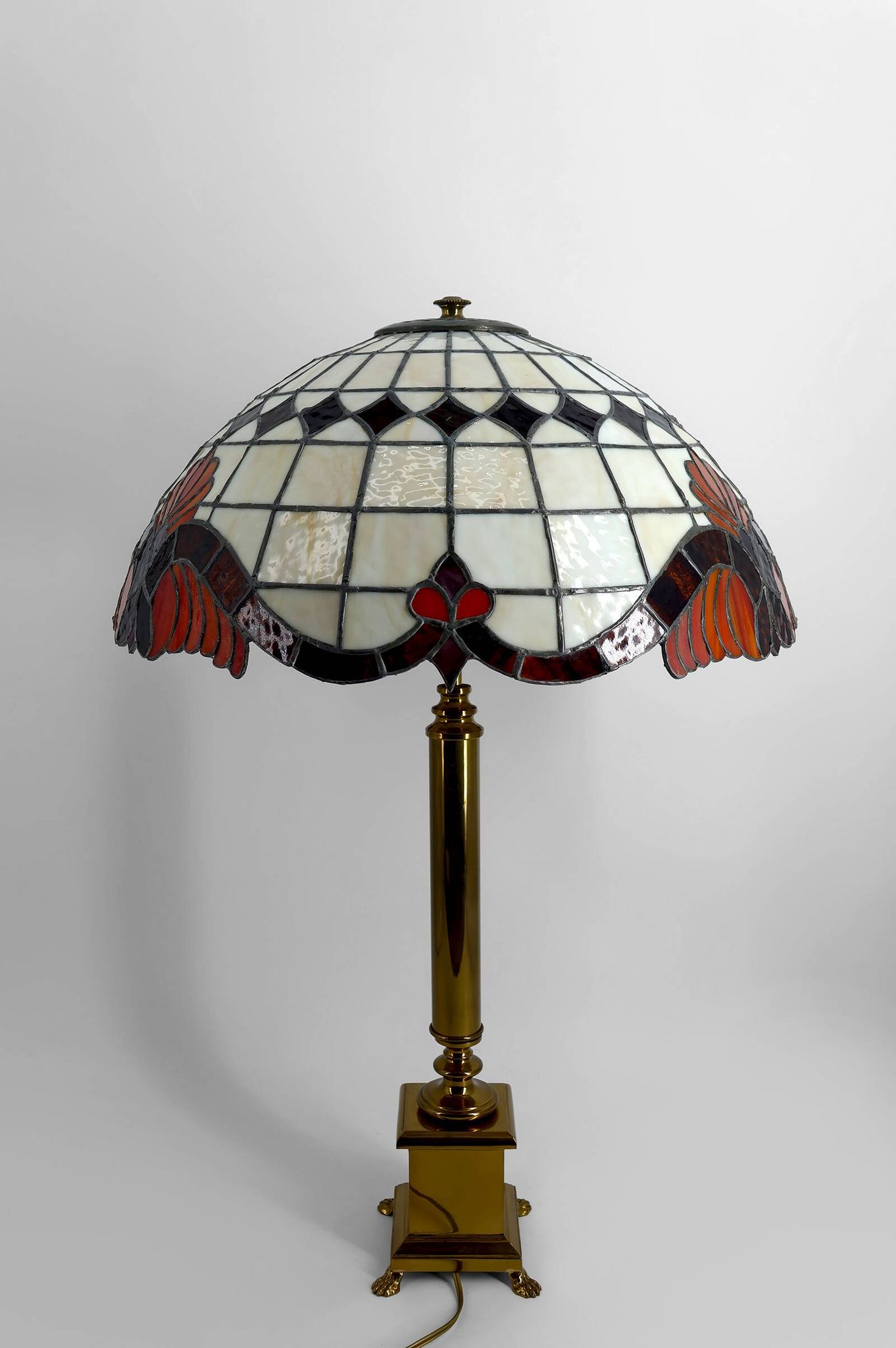 Important Tiffany-style lamp, bronze and stained glass – 20th century