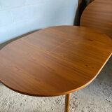 Scandinavian extendable table in teak