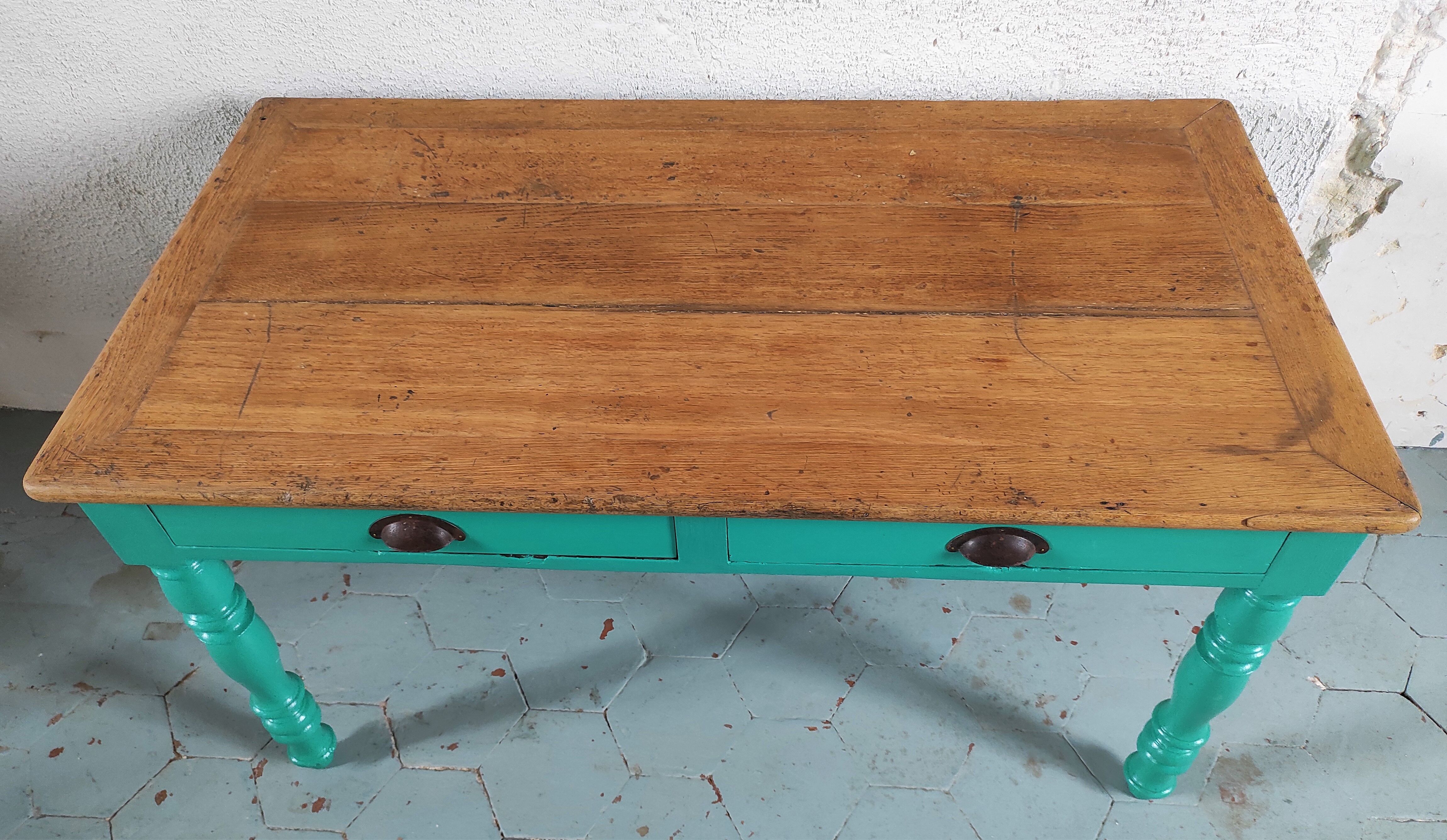 Farm table