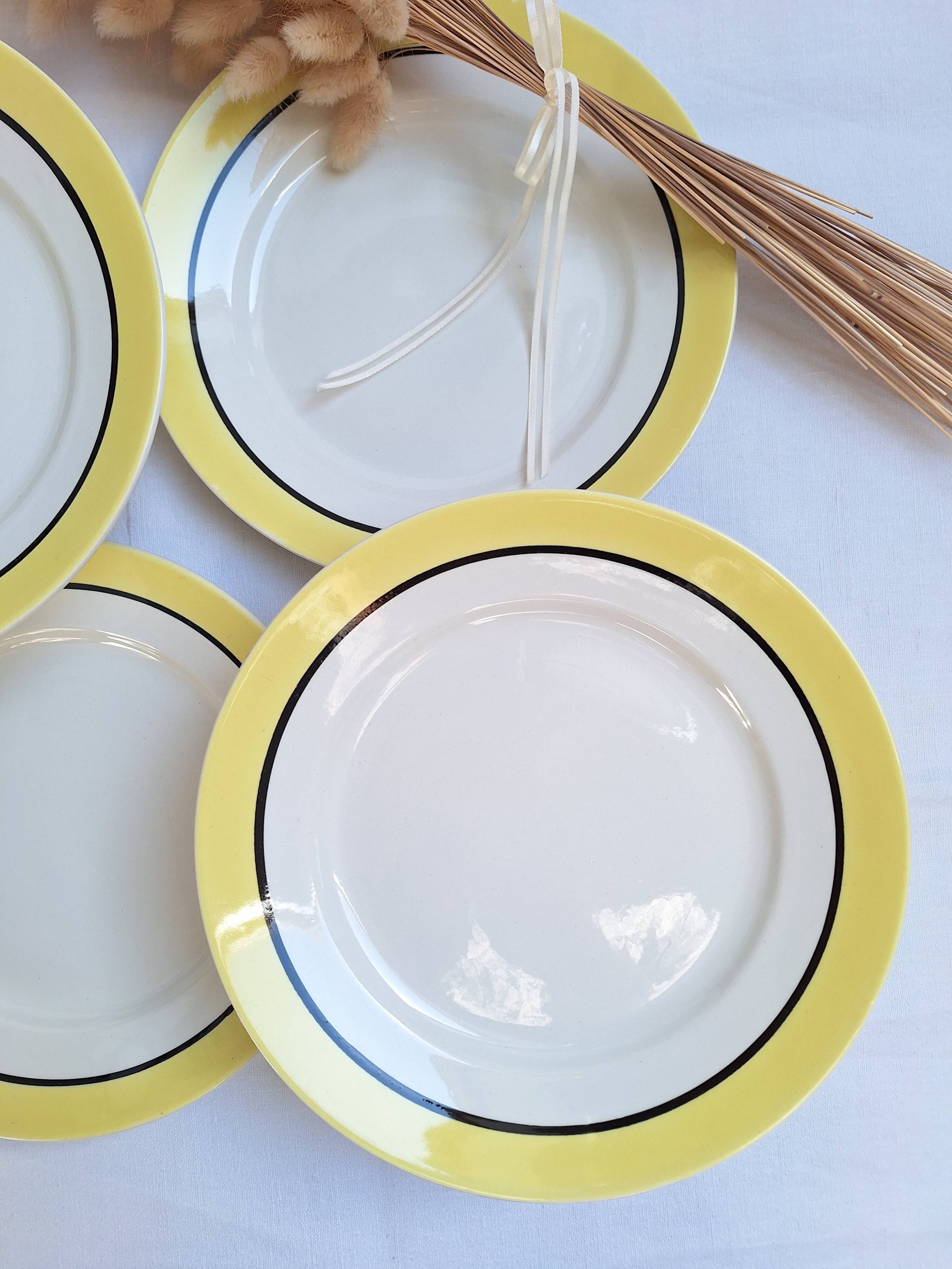 Yellow flat plates Badonviller
