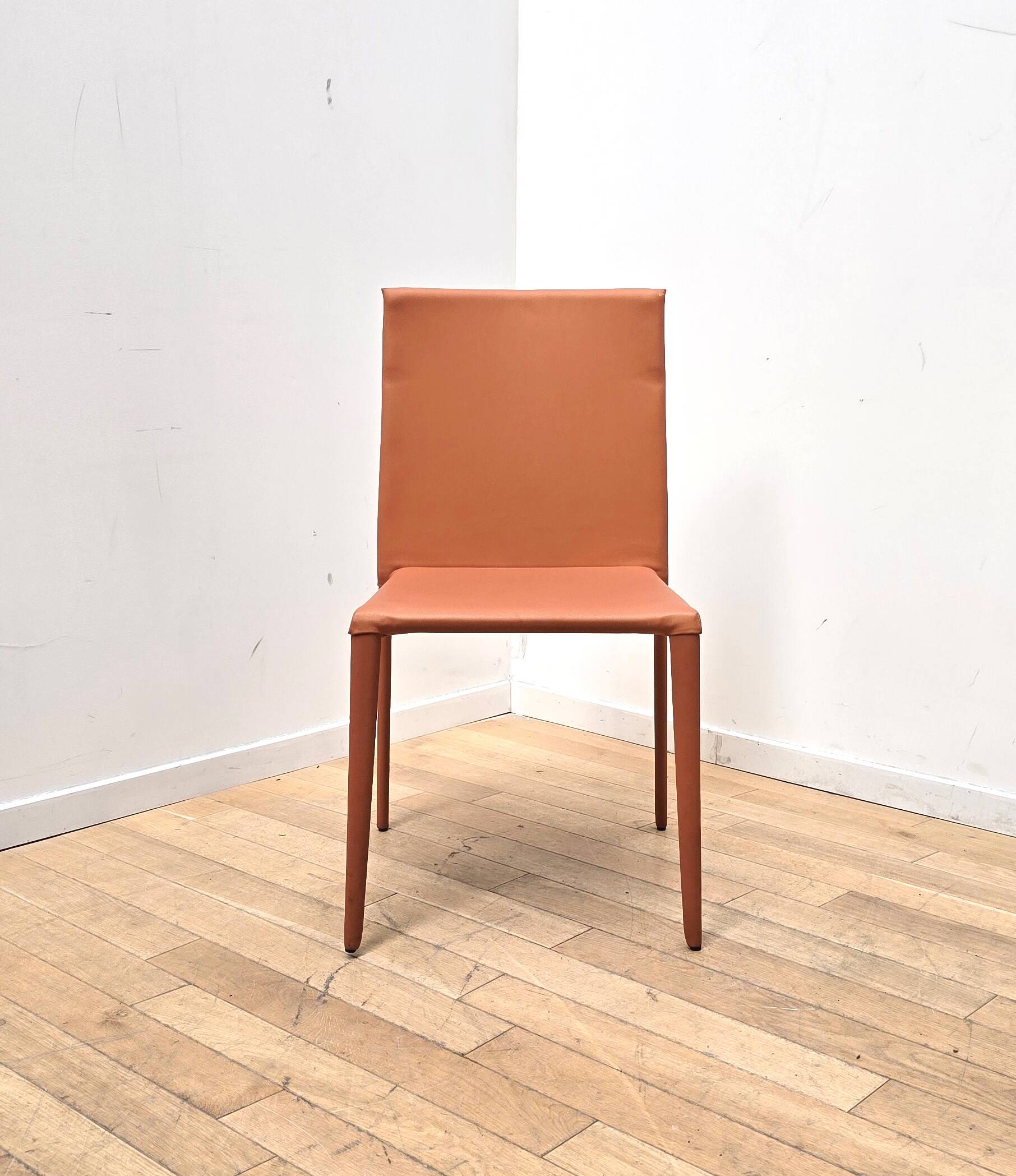 Suite de 3 chaises Norma, Arper