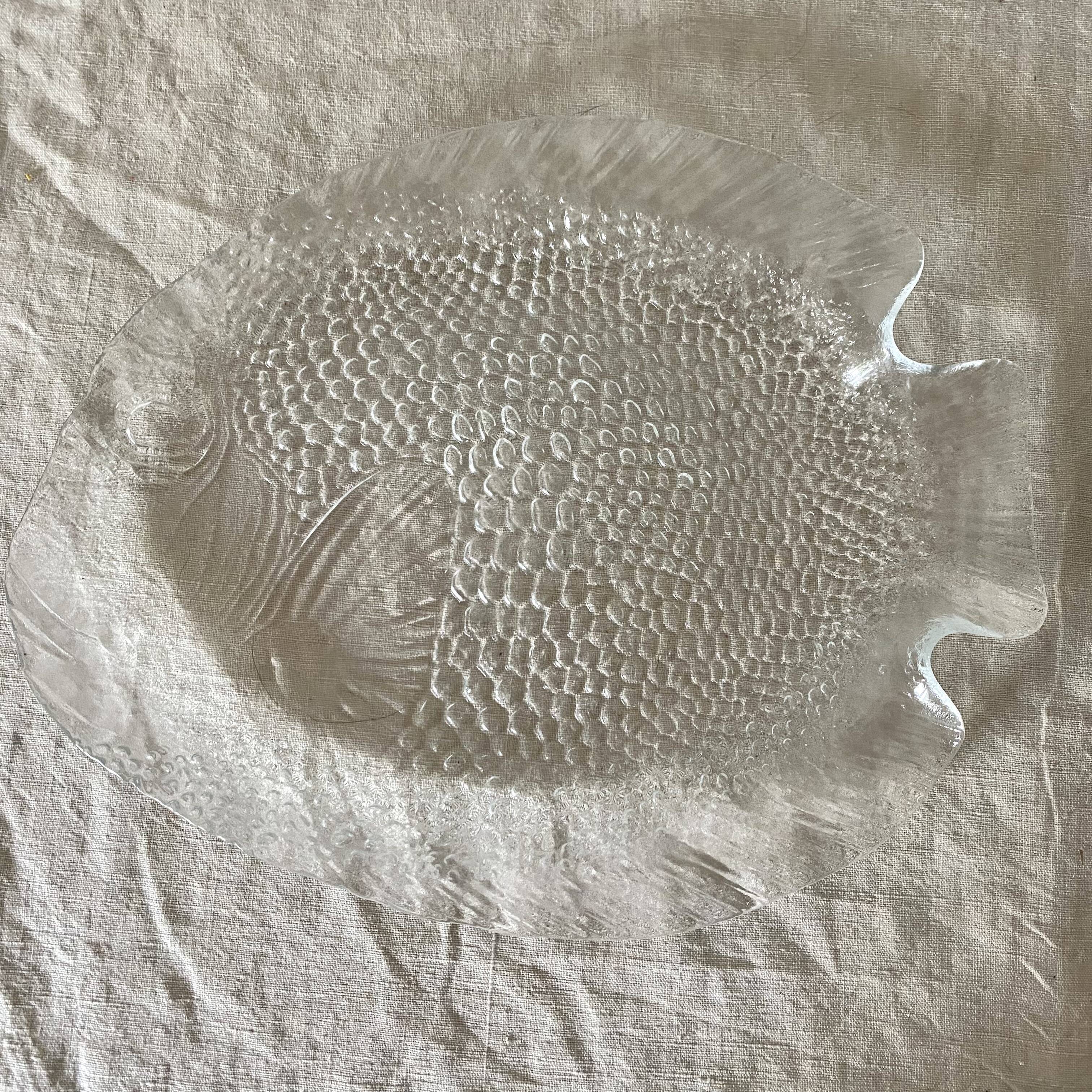 Glass fish plates