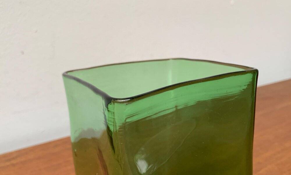 Vase en verre scandinave du milieu du siècle, années 1960