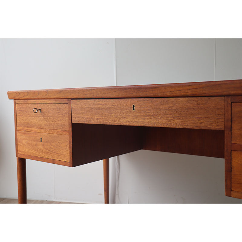 Bureau scandinave Danois en teck vers 1960