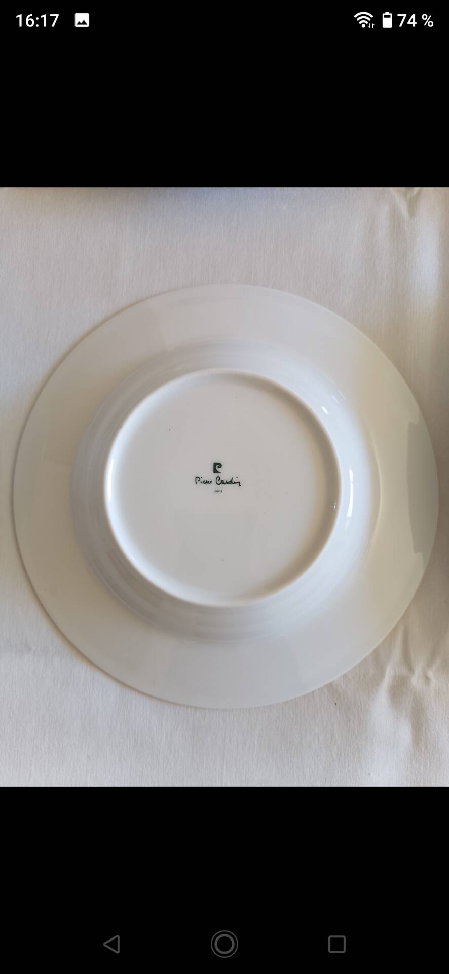 8 deep plates signed Pierre Cardin