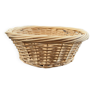 Round wicker basket