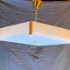 Plafonnier ou suspension en laiton et perspex, forme géométrique de losange, style des 1950's