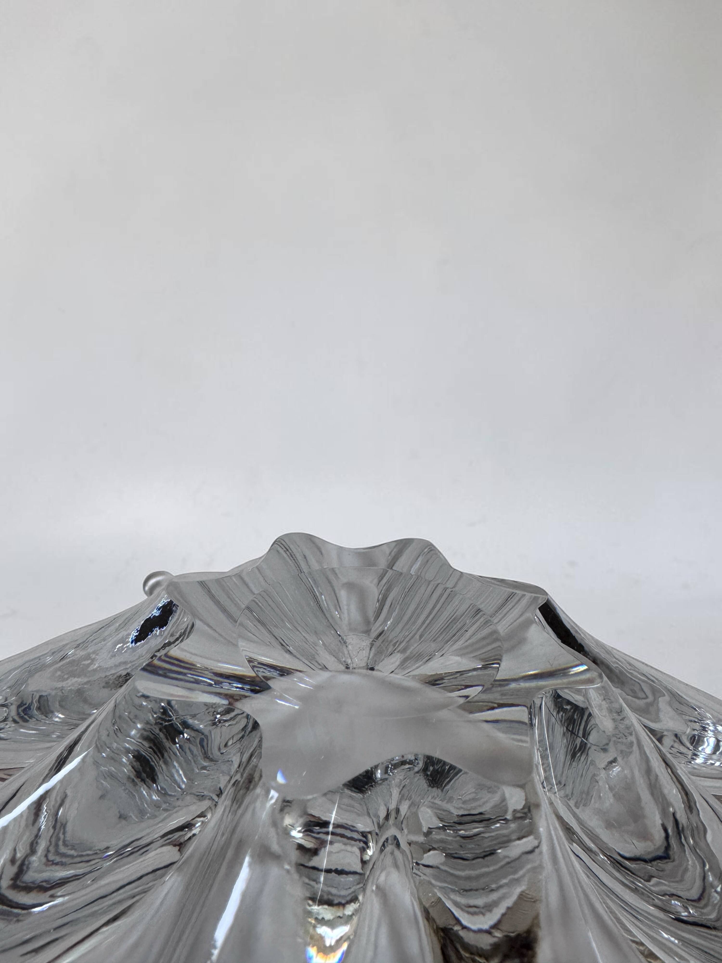 Baccarat crystal star coupe 40cm — perfect condition, authentic mark