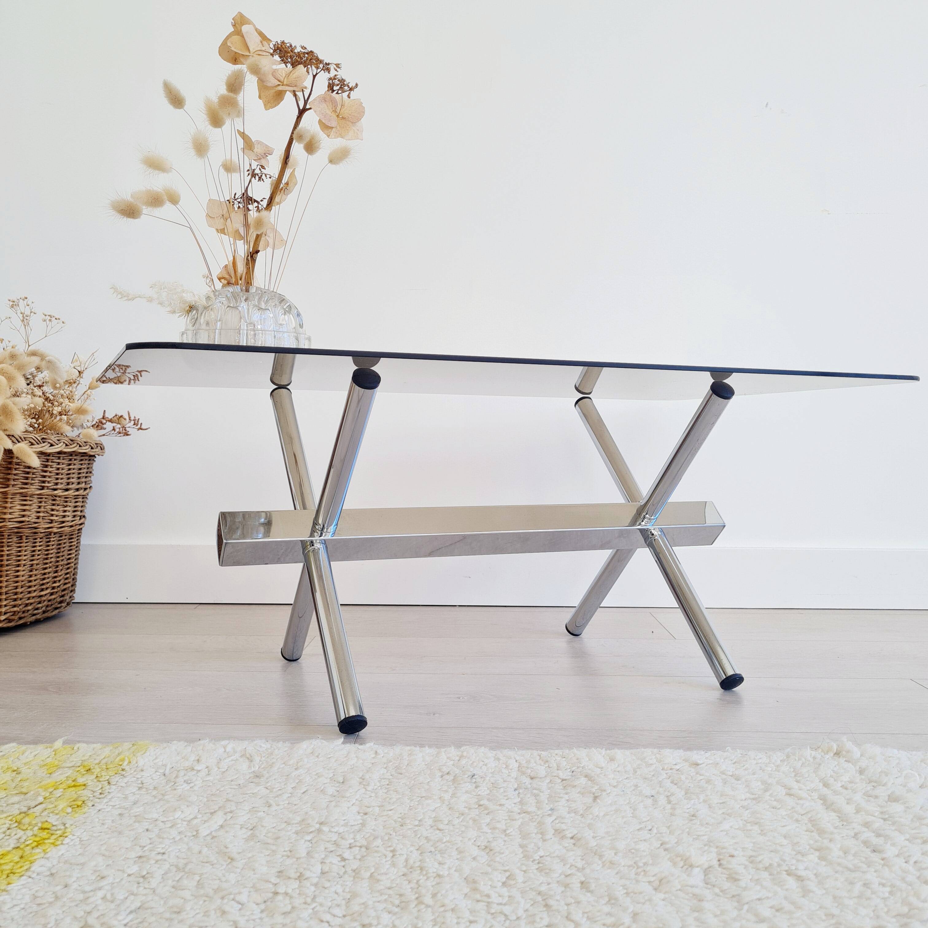Table design basse chrome et verre années 70