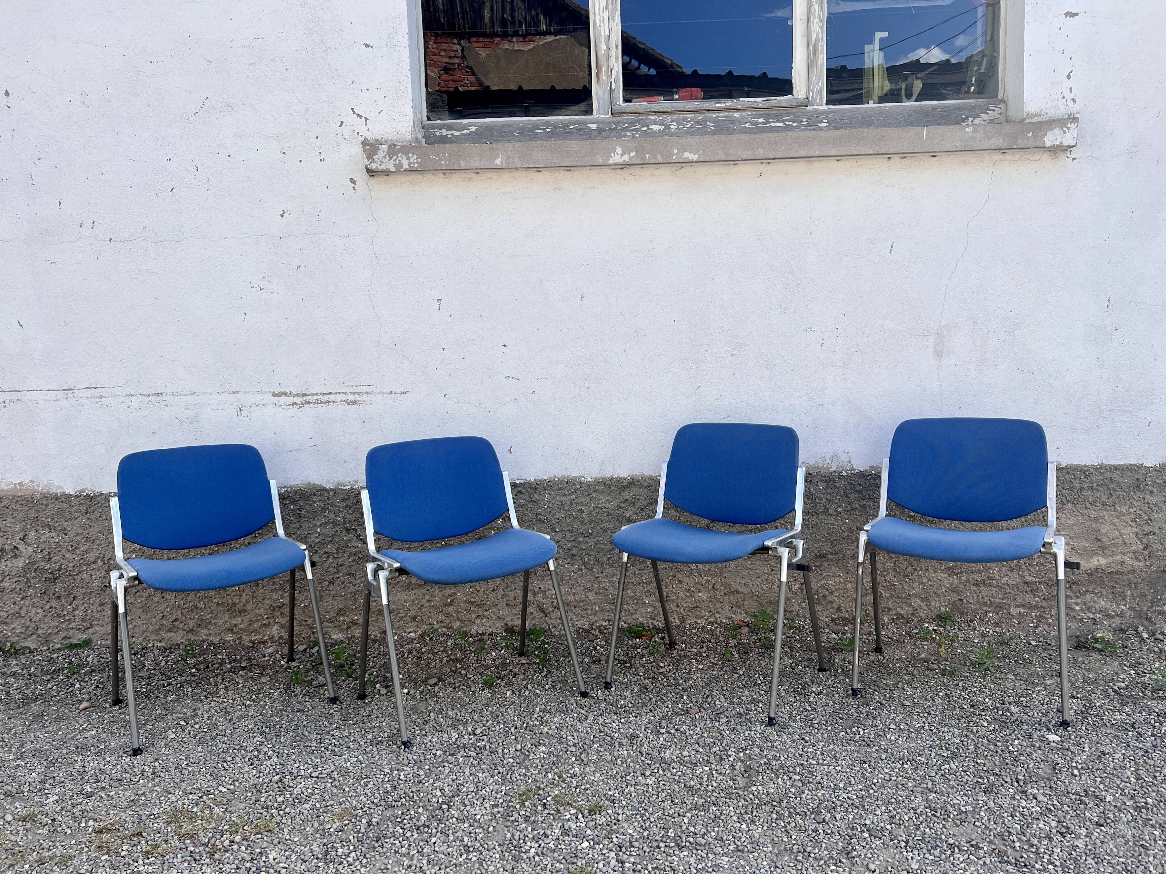 Série de 40 chaises de G. Piretti pour Castelli Anonima Castelli, Italie, années 1970