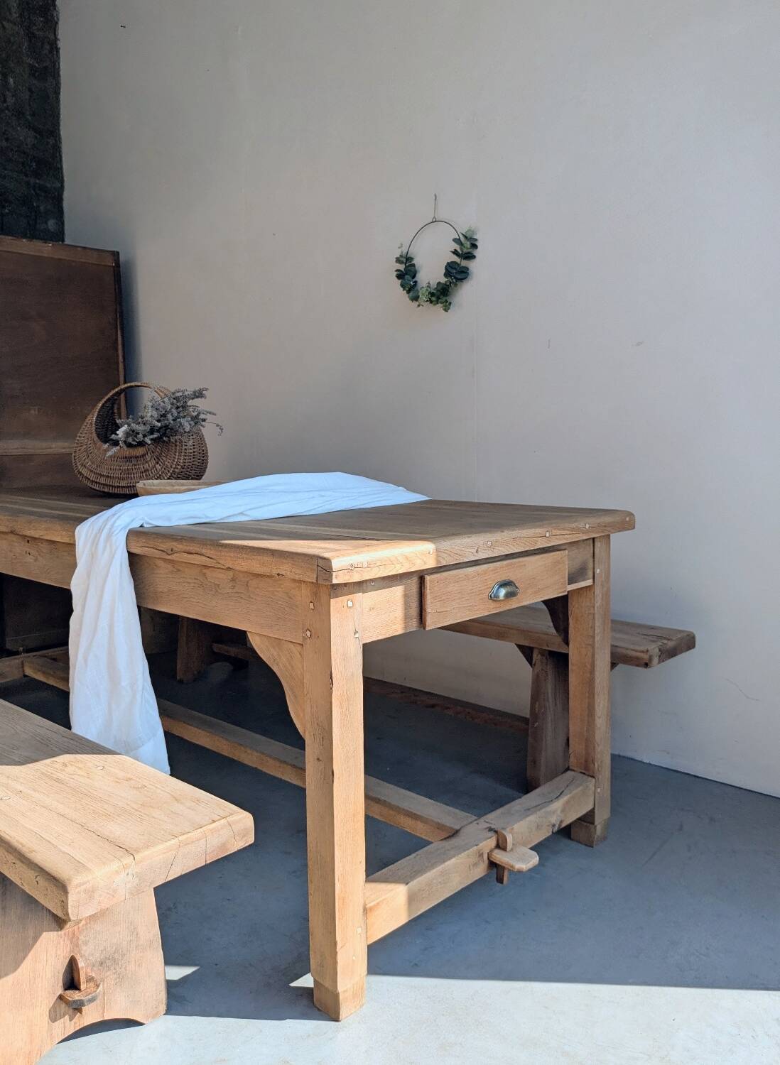 Farmhouse table with drawers for 10 people