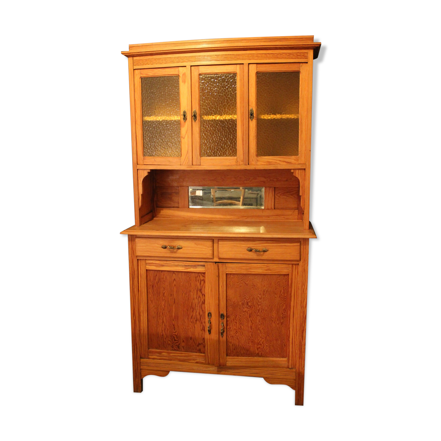 Double-body cabinet in varnished pine sun tones