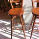 Suite de 5 Tabourets de Bar en Bois Massif – Style Bistrot / Campagne Chic