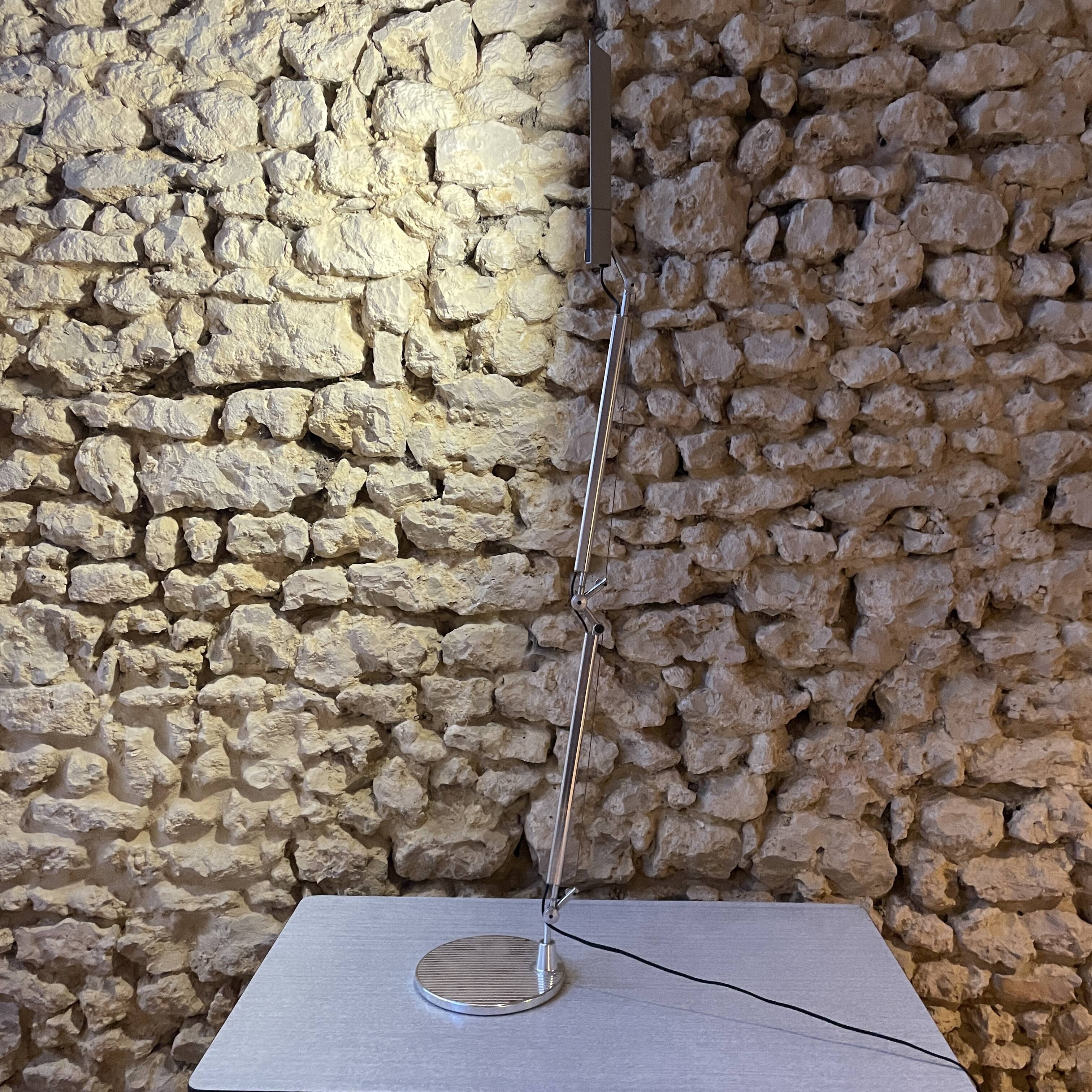 Architect's lamp - Artemide - Tolomeo video