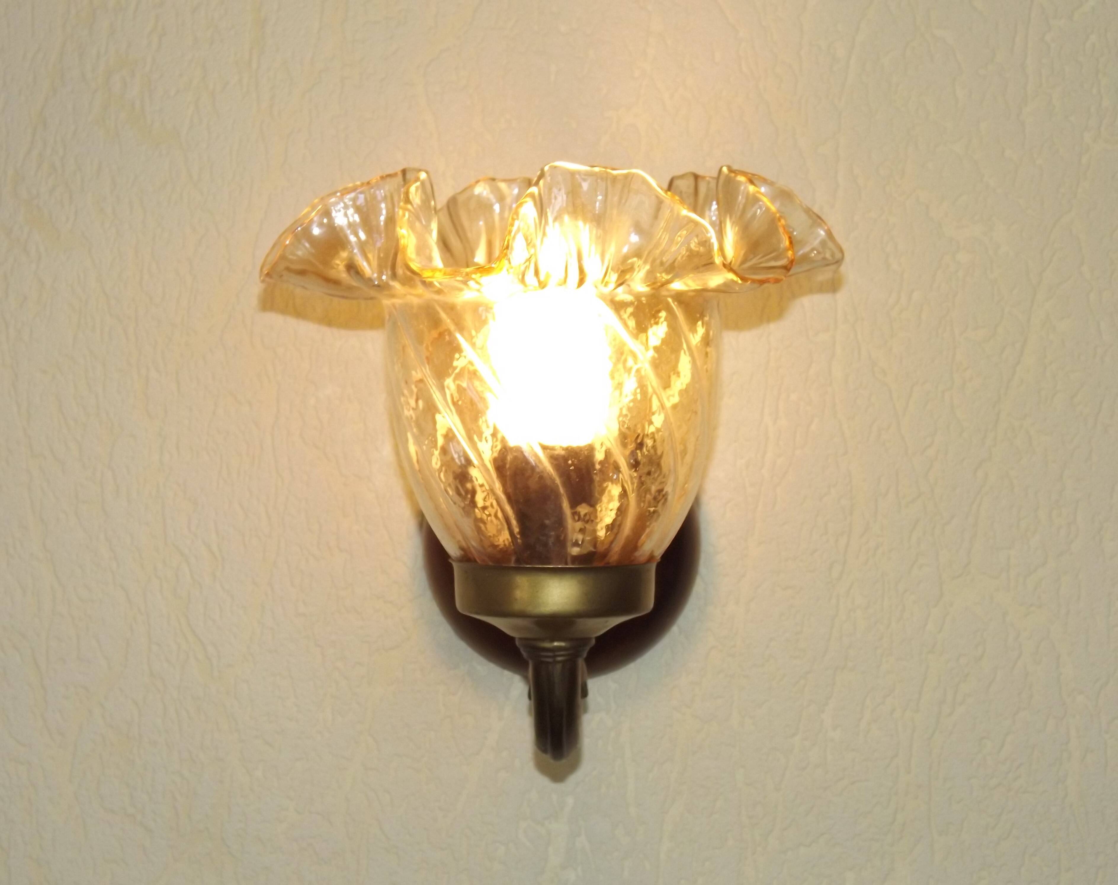 Vintage wooden and metal wall light with bronze effect, amber glass shade 5168