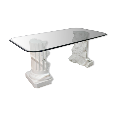 Table dessus verre à piètement colonnes grecques