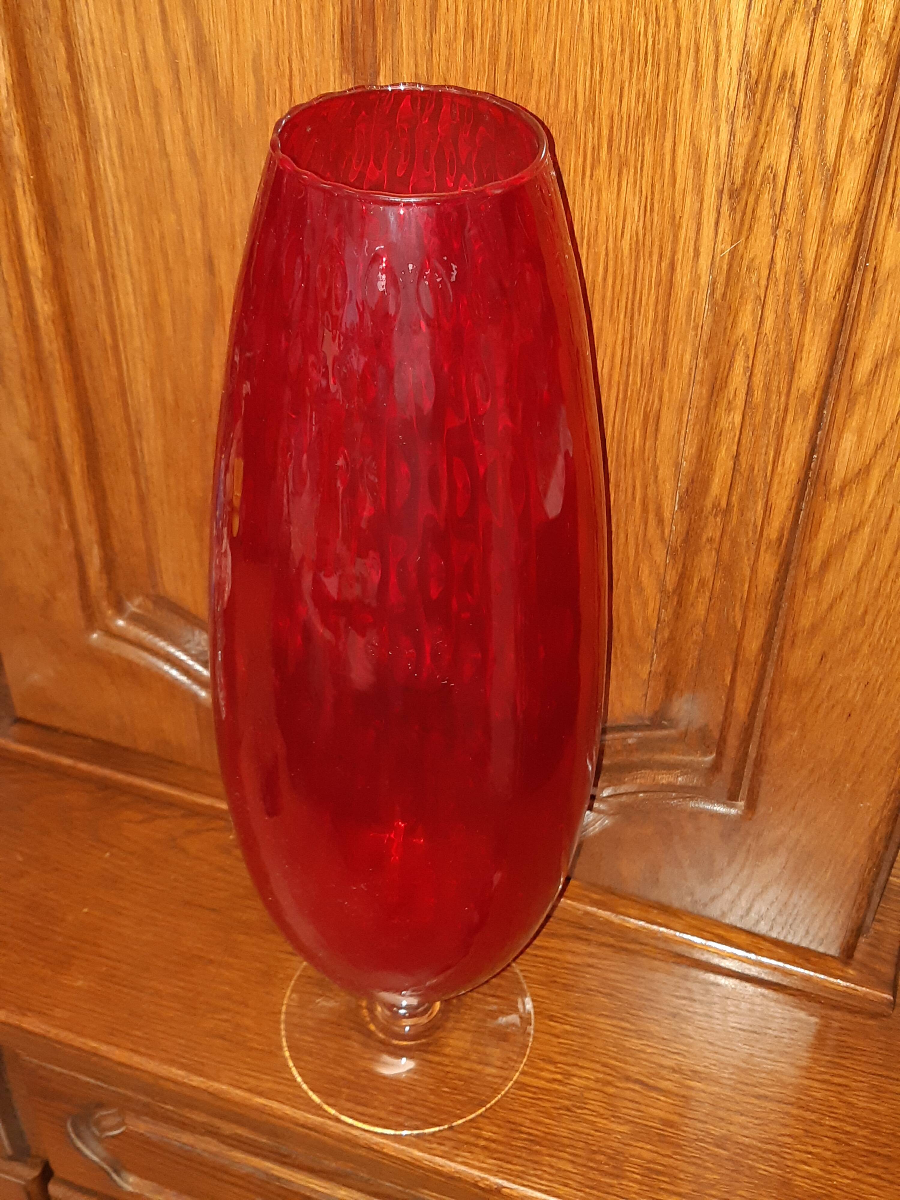 Standing vase in textured blown glass transparent diamond, Italian design of Empoli 1950-60