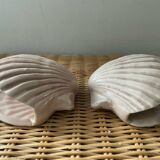 Duo of N shell-shaped towel holders in glazed ceramic