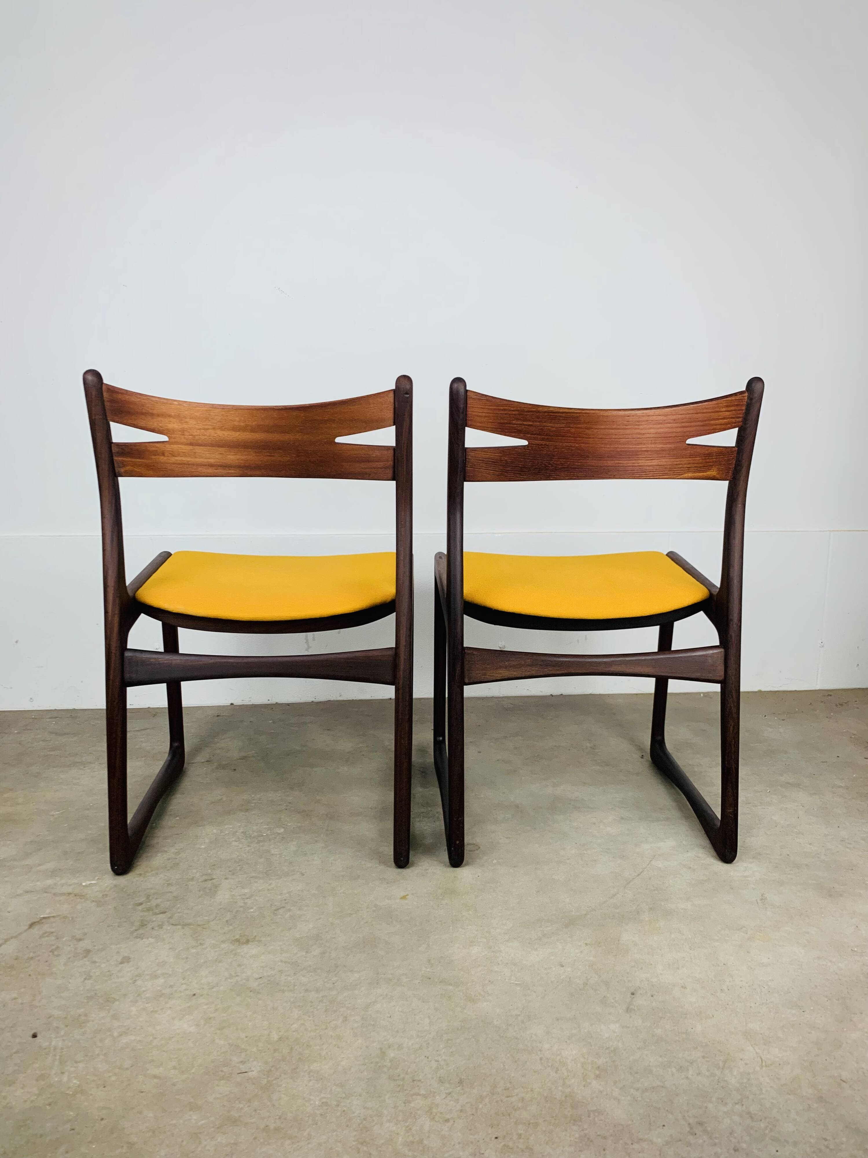 Pair of Danish Scandinavian chairs in rosewood, 1960s.