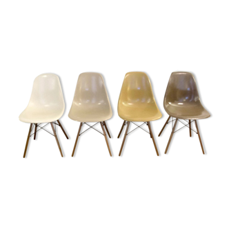 Lot de 4 chaises Eames DSW en fibre de verre