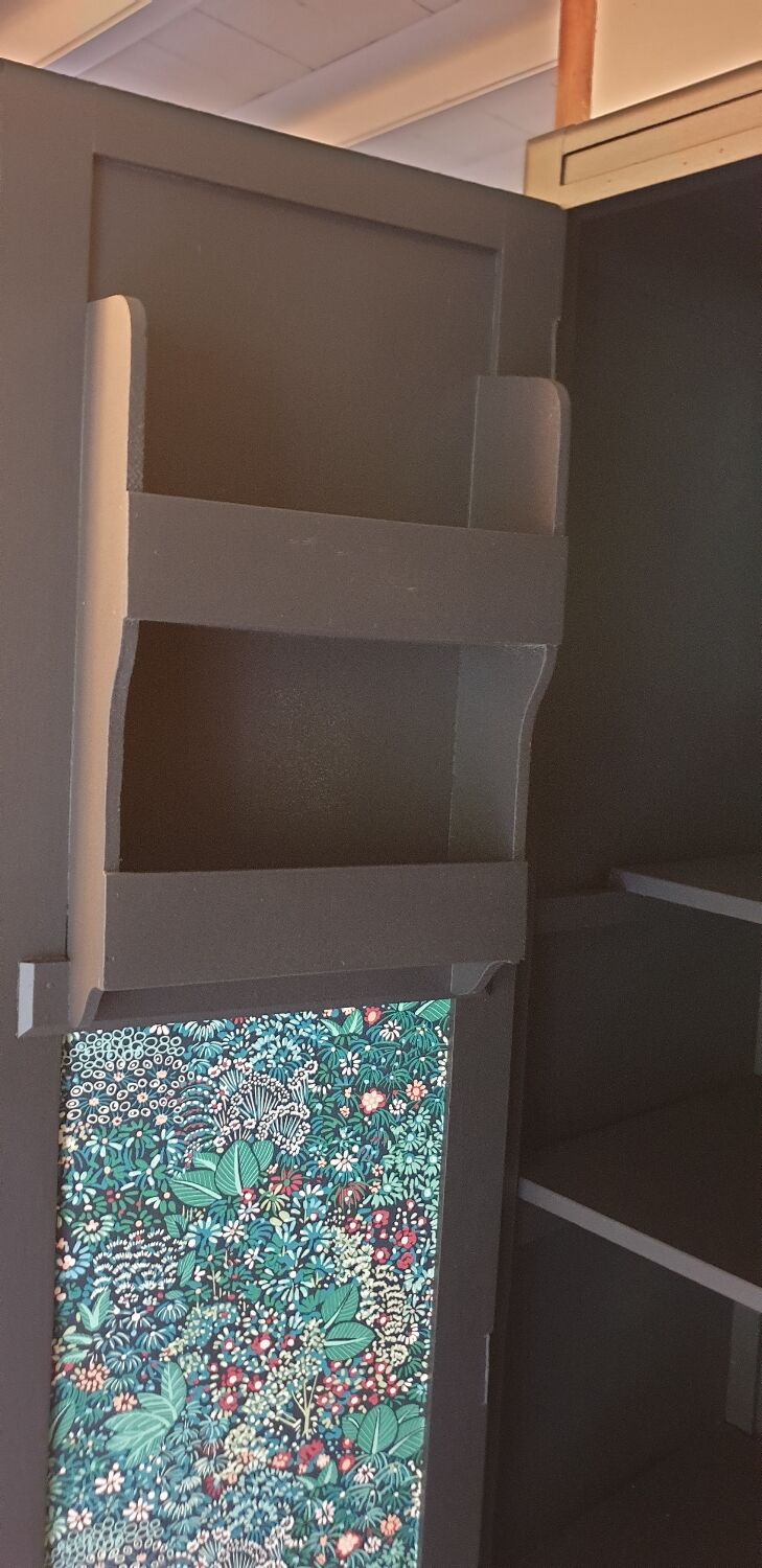 Parisian kitchen cabinet